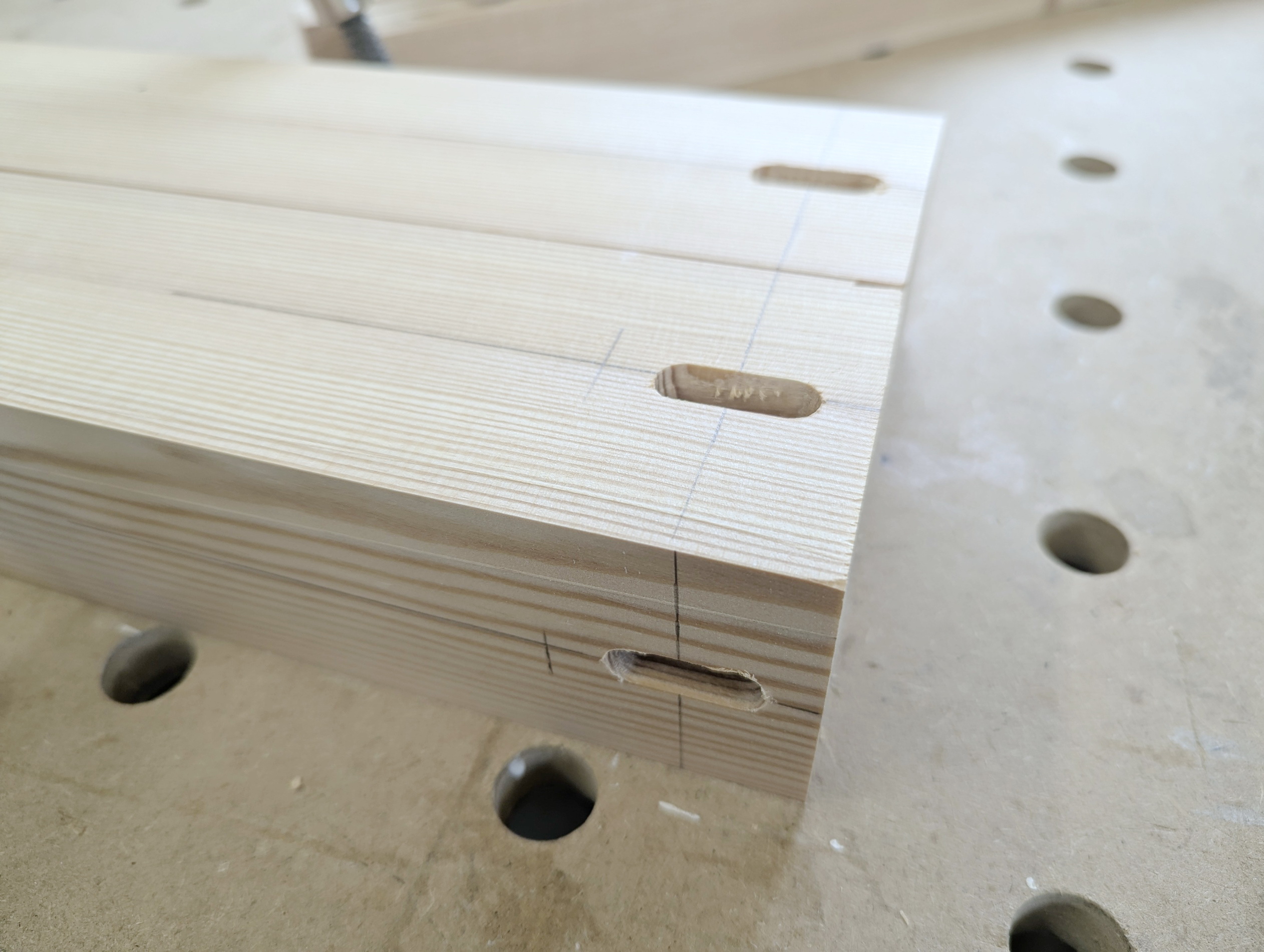 Dominos Holzverbindungen