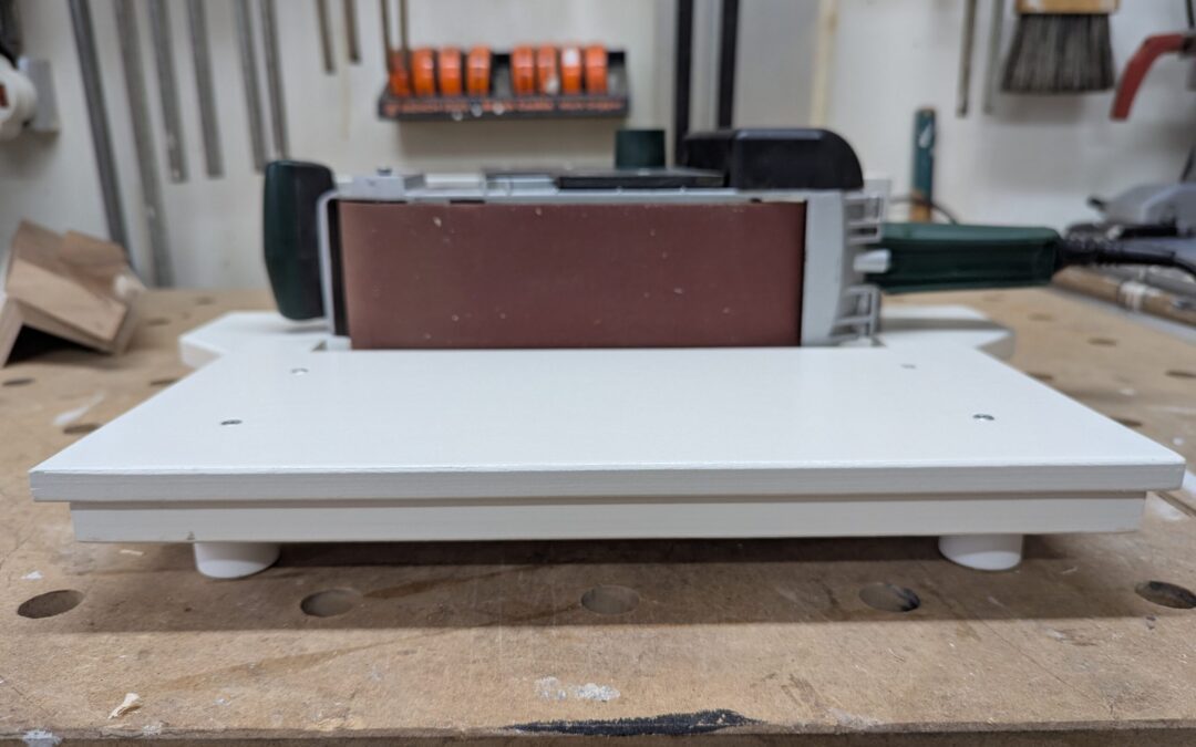 DIY: Eigene Bandschleifer-Station für die Werkstatt