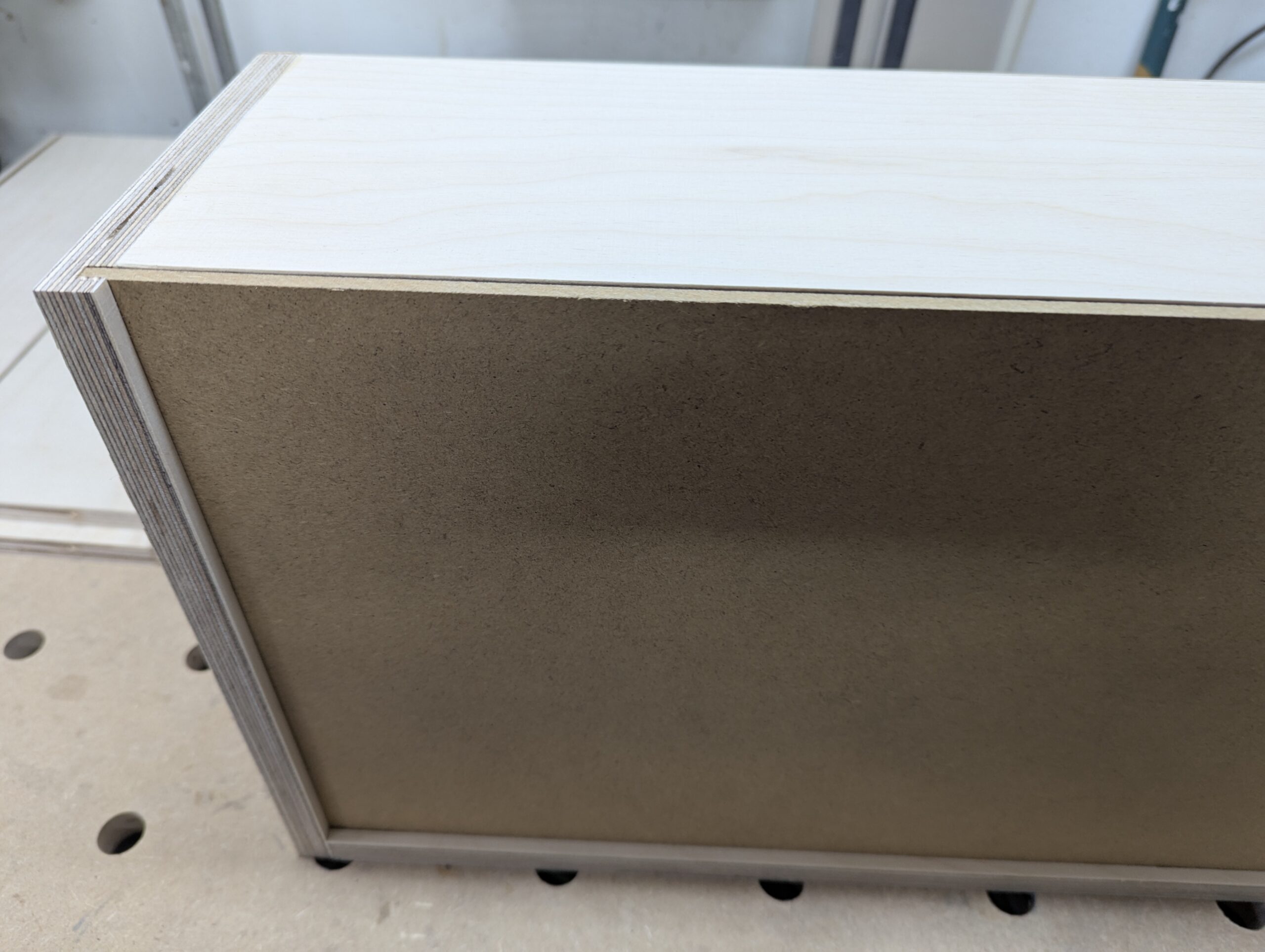 Schrank mit Schubladen Schrank mit Schubladen