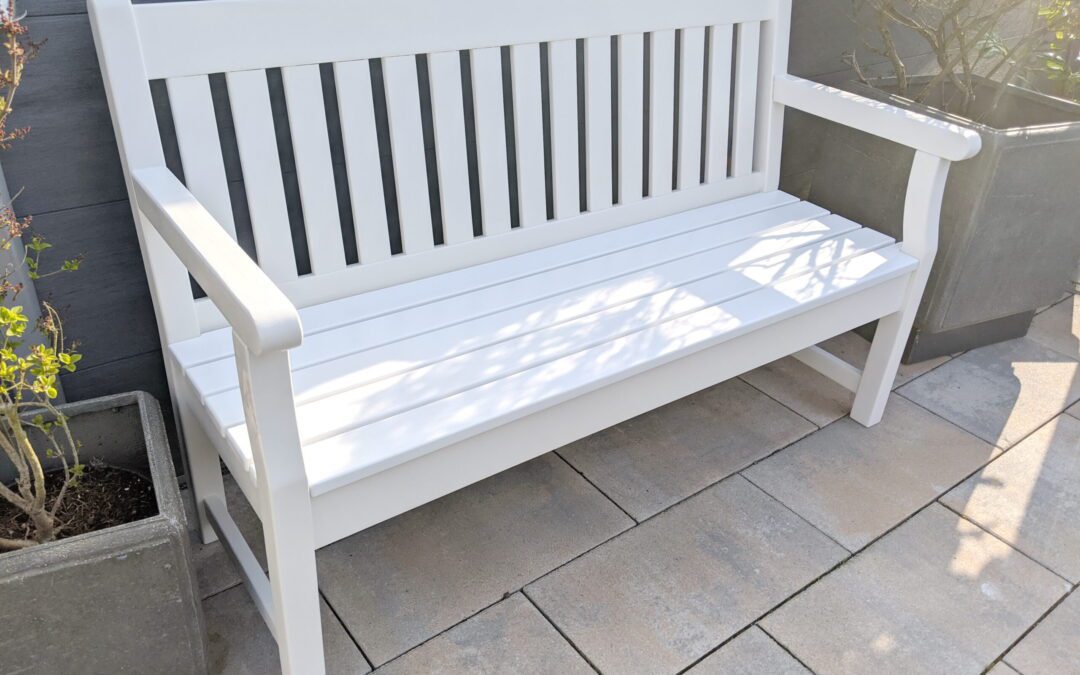 So renovierst du deine Gartenbank selbst – Schritt für Schritt
