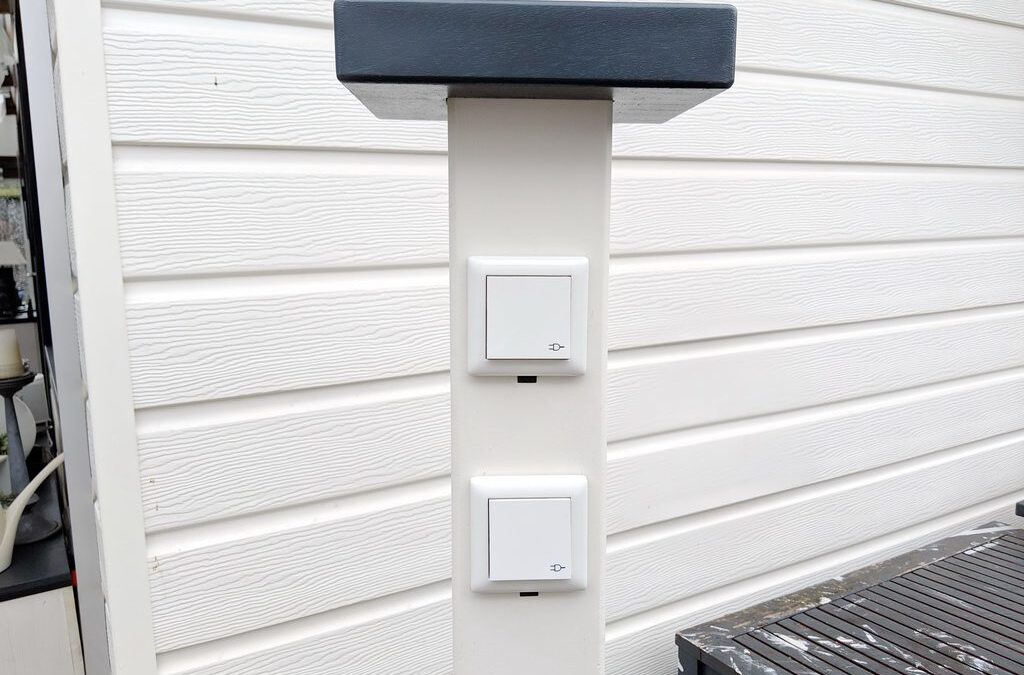 Steckdosensäule für den Garten – selbst gebaut & sicher