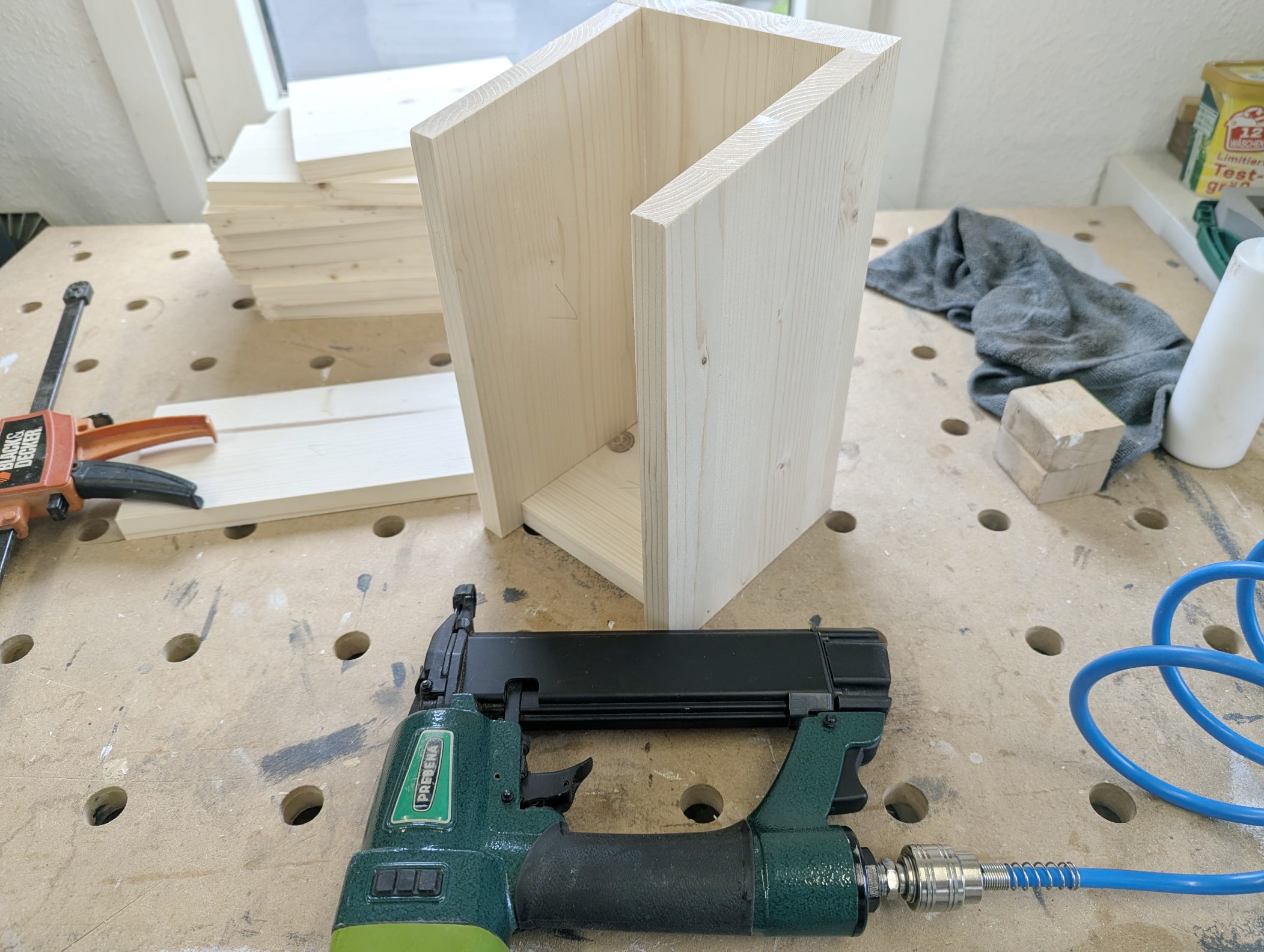 Tackern und Verleimen Tackern und Verleimen